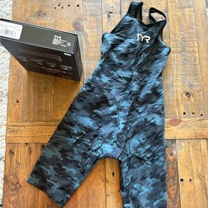 TYR Black and Blue Camo Swimwear closed back size 25 used 6 times